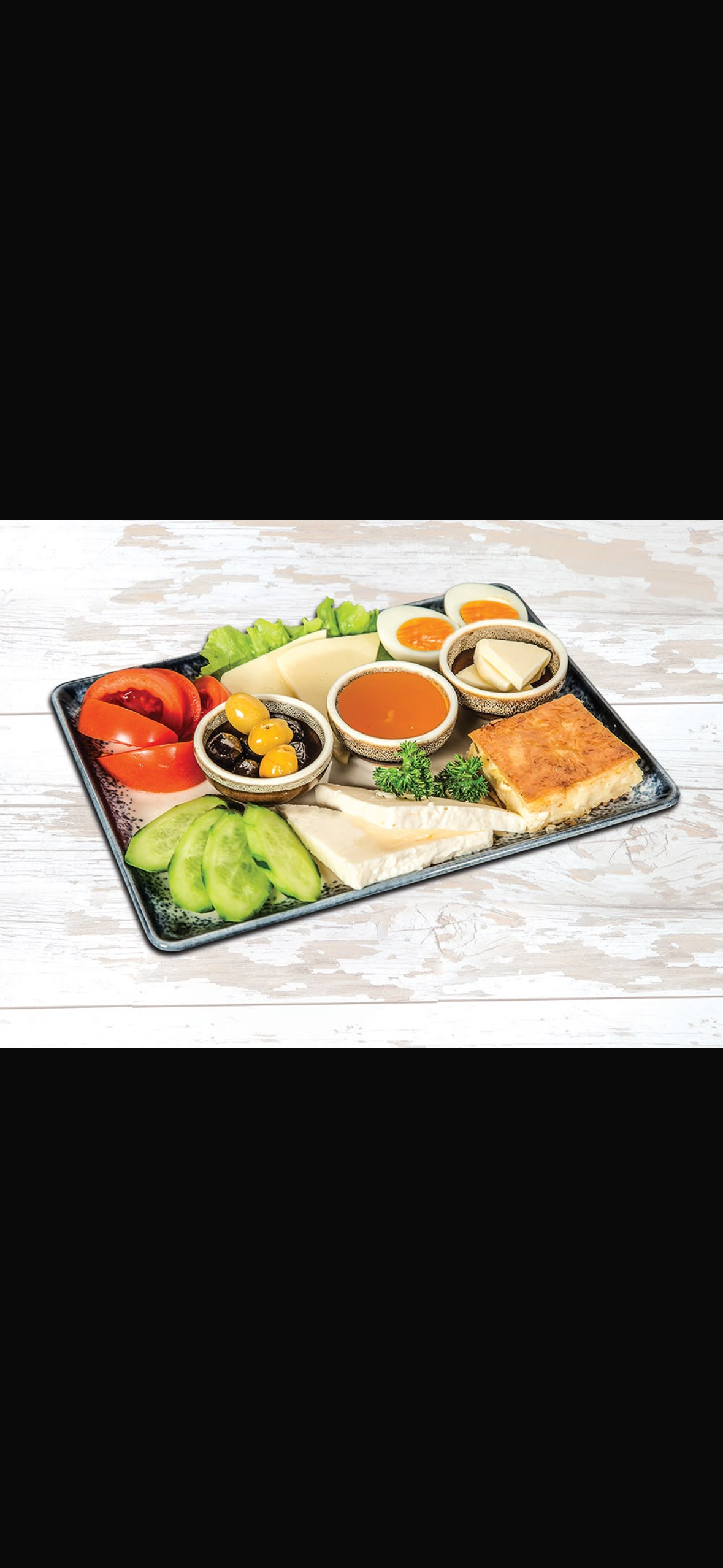 Su Börekli Kahvaltı Tabağı