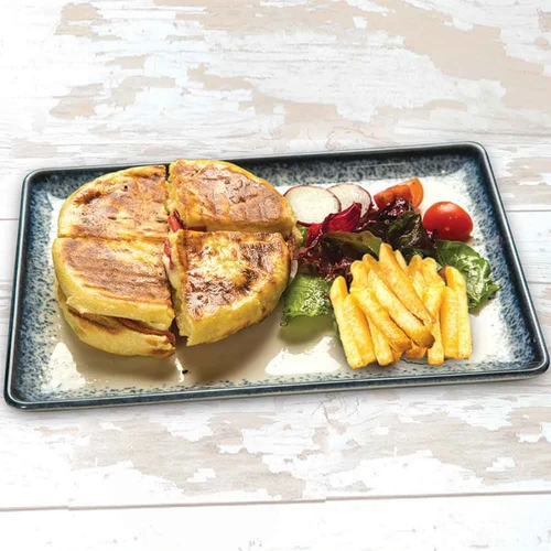 Sucuklu Bazlama Tost